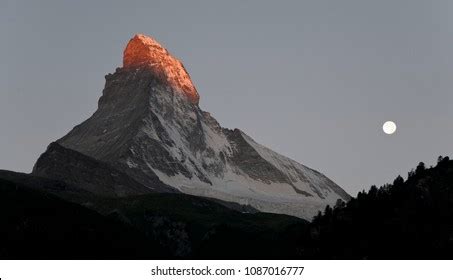 Matterhorn Sunrise Stock Photo 1087016777 | Shutterstock