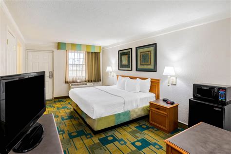 La Quinta Inn by Wyndham Lufkin | Lufkin, TX Hotels