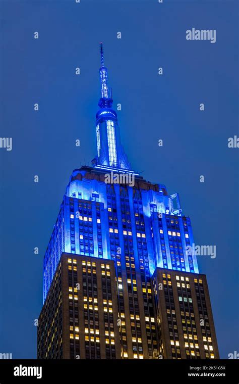 Night view of the Empire State Building, Manhattan, New York, USA Stock Photo - Alamy