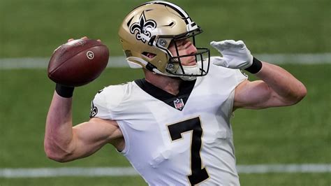 New Orleans Saints quarterback Taysom Hill returns after brief interruption