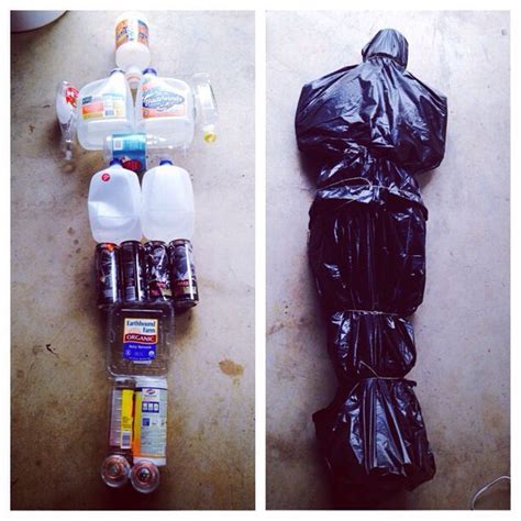 How To Make A Creepy Looking Bodybag At Home (3 pics)