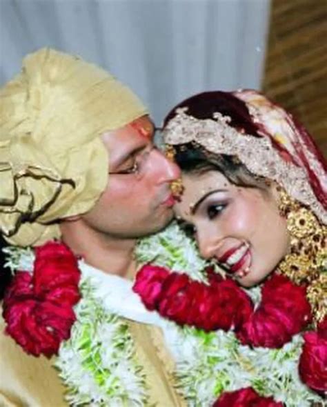 Raveena Tandon Thadani Shares Unseen Pics From Her Wedding With Anil ...