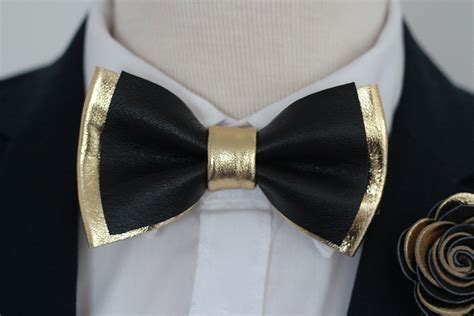 Black and Gold mens bow tie square set