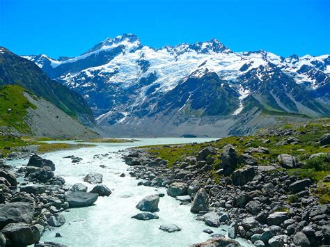 Exploring Mount Cook National Park - YourAmazingPlaces.com