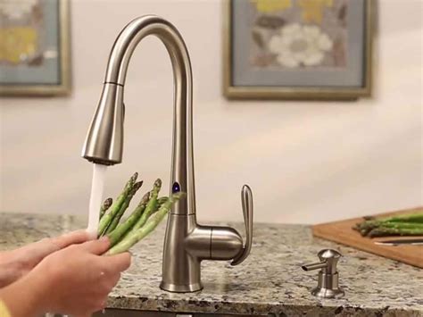 8 Best Touchless Kitchen Faucets (Winter 2024) – Reviews & Buying Guide