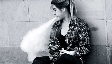 E-cigarette ads may boost chance teens start vaping - Futurity