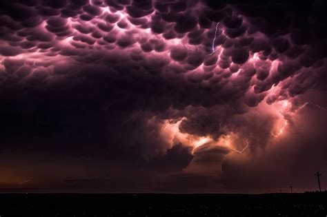 Mammatus Clouds and Lightning over Nebraska | Earth Blog