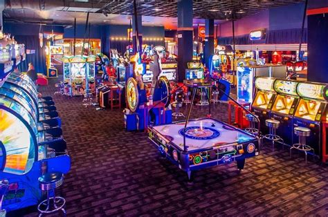 Dave & Buster's | Dave n buster, Dave & busters, Nightclub design