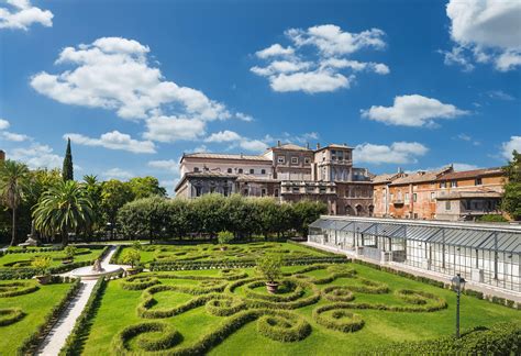 Explore Italy's renowned museum and National ancient art gallery