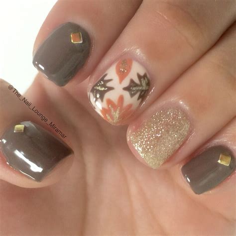 Autumn fall leaves nail art design | Fall gel nails, Thanksgiving nails ...