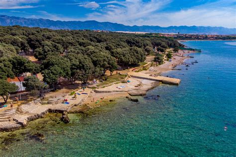 Straško beach in Novalja accommodation and apartments nearby | Direct ...