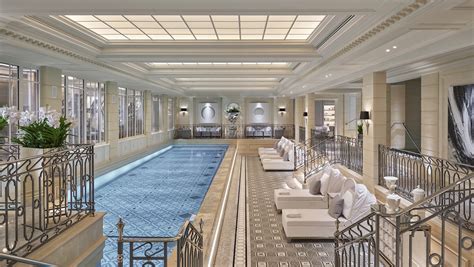 Le George V s’offre une piscine – Noblesse & Royautés