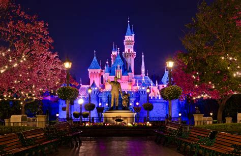 Disneyland Spring Hub Night Photo - Disney Tourist Blog