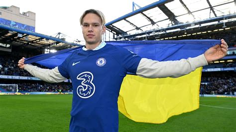 Mykhailo Mudryk: Chelsea sign winger for £88.5m from Shakhtar Donetsk | Football News | Sky Sports