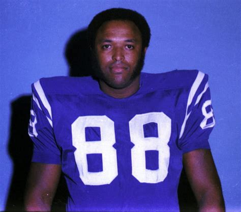 NFL Hall of Fame tight end John Mackey dies at age 69 ...