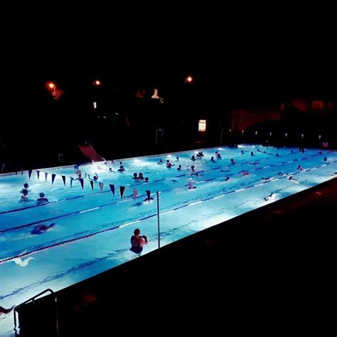 Hampton Pool: Heated London Swimming Pool For Moonlit Swims