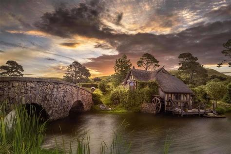 Hobbiton Movie Set | Photographed by Janette Cassidy | Flickr