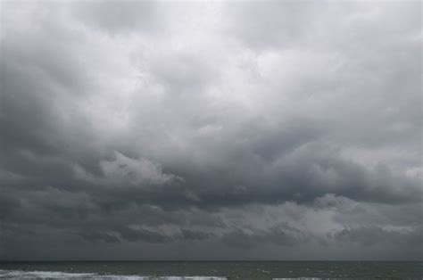 Radiant Cloudy Sky over Sea Water - Pattern Pictures, Free Photos, Free ...