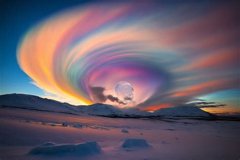 Polar stratospheric clouds - AI generated free images and icons with some Midjourney prompts