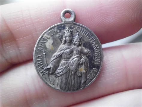 Vintage Religious Medals: Vintage French Maria Auxilium Christianorum Medal Mary Help of Christians