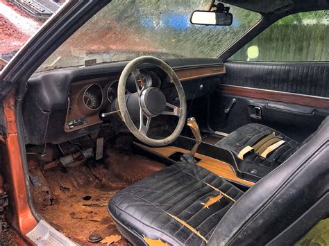 Check out the Screaming Deal He Got for This Barn Find 1971 4-Speed ...