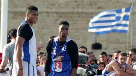 'Greek Freak' Gets Confused with his Brother Thanasis in Athens ...