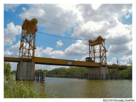 [Arroyo Colorado Lift Bridge Photograph #2] - The Portal to Texas History