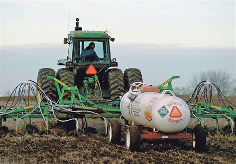 Federal government further relaxes NH3 tank restrictions | The Western Producer