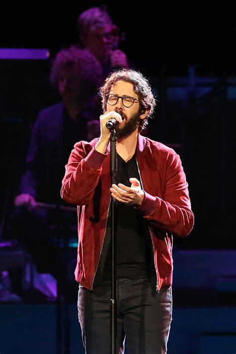 Josh Groban: “Bridges” Tour at United Center - Chicago Concert Reviews