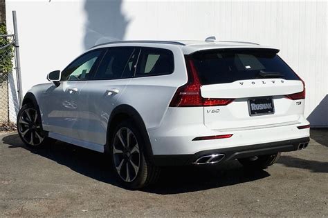 New 2020 Volvo V60 Cross Country T5 4D Wagon in Pasadena #16200593 | Rusnak Auto Group