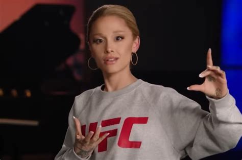 'SNL': Ariana Grande Spoofs Celine Dion's NFL Promo With UFC Song