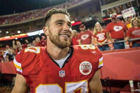 Perfect smile. | Travis kelce, Kansas city chiefs football, Chiefs football