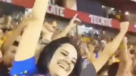 Watch Carla Garza Flashes In The Stands During Tigres UANL vs CF ...