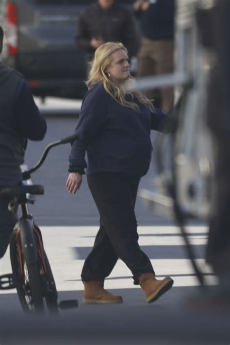 Elisabeth Moss' fans are convinced she's pregnant with first child after spotting 'baby bump' in ...