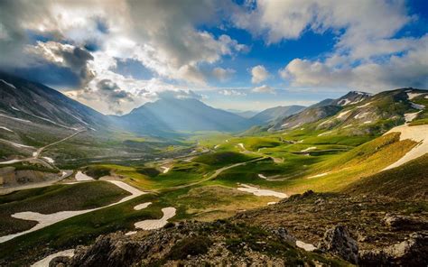 4. Parco Nazionale del Gran Sasso e Monti della Laga - Campo Imperatore2 - Molise Tour & Omega ...