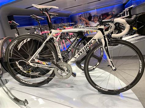 Alberto Contador auctions 2011 Giro and Tour bike for Red Cross ...