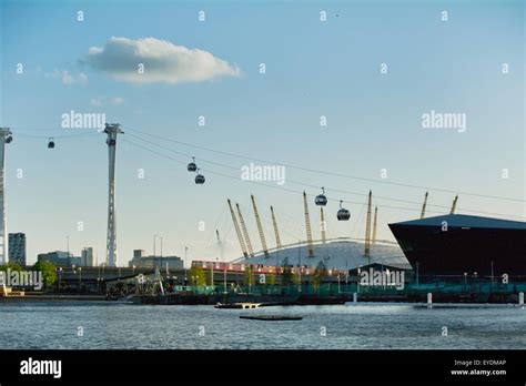 United Kingdom, O2 Arena Greenwich Emirates cable car; London Stock Photo - Alamy