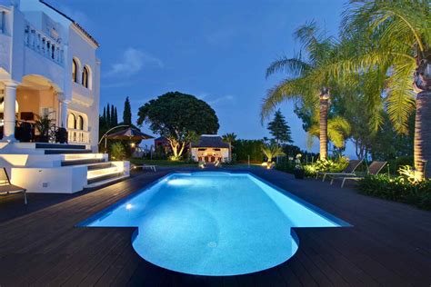 Popular Swimming Pool Designs and Shapes