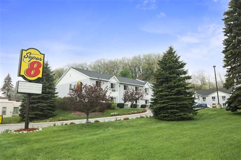 Super 8 by Wyndham Manistee | Manistee, MI Hotels