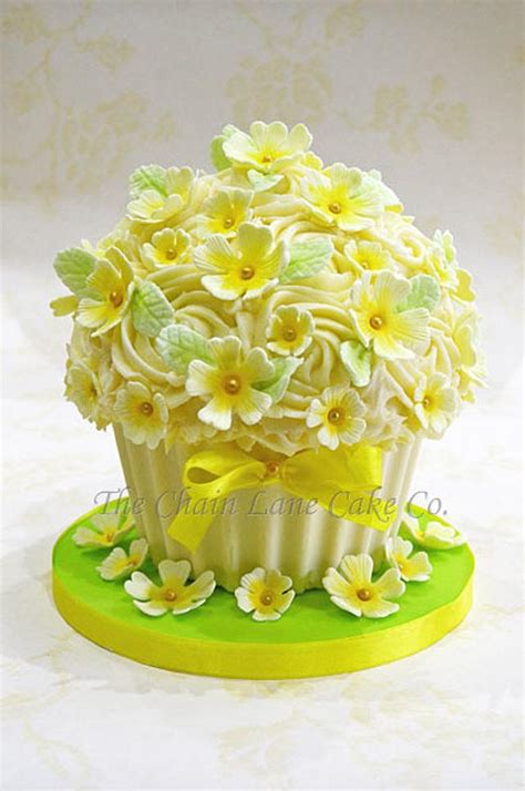 Primrose Giant Cupcake - Decorated Cake by The Chain Lane - CakesDecor