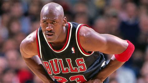 Il campione mondiale di basket Michael Jordan a Taormina per gustare il cannolo siciliano dello ...