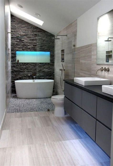 25 Awesome Master Bathroom Renovation Ideas #bathroomdecor #bathroomremodel #bat… | Master ...