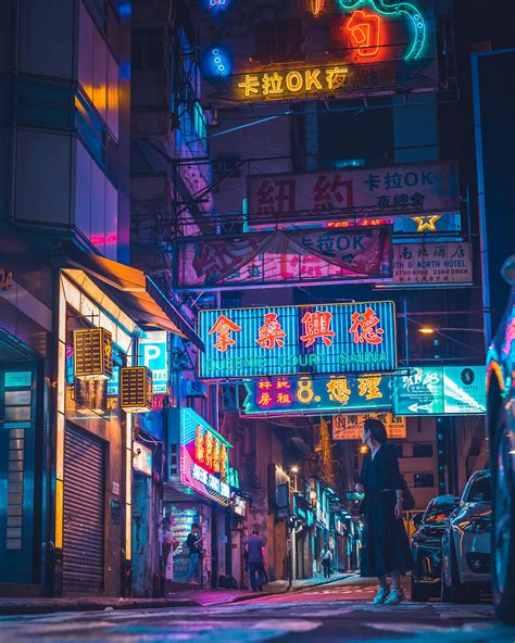 A street in Hong Kong at night : r/Cyberpunk