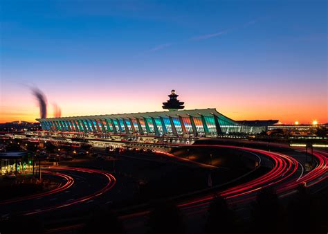 Cheap parking near Dulles Airport: Top 3 spots