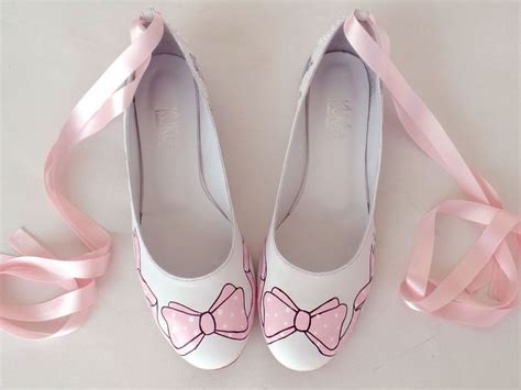 Blush pink bows and satin ribbons... All you need to feel like a ...