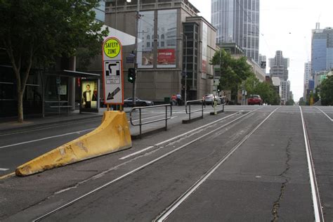 Non-lengthened tram stop at La Trobe and Russell Streets - Wongm's Rail ...