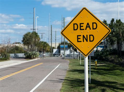 Dead End Sign: What Does it Mean?