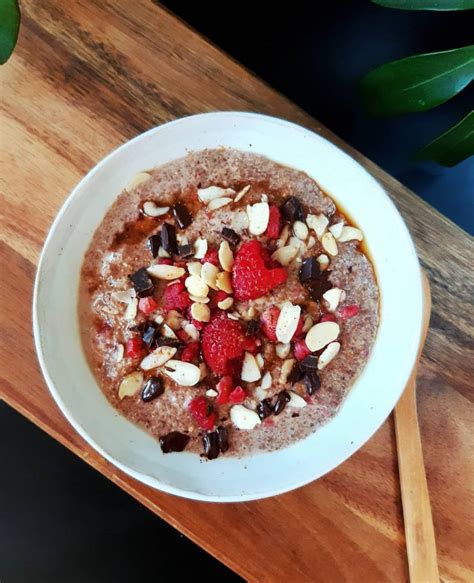 Chocolate Flax Meal with Berries - Vegan Foodiez