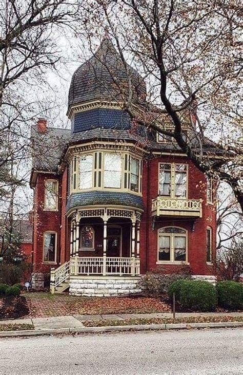 Pin on my aesthetic | Historic buildings, St charles missouri, Black and white photo wall