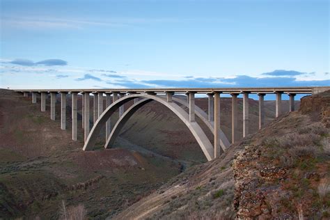 A concrete arch bridge in Eastern Washington, U.S. [3429×2286][OS] : InfrastructurePorn